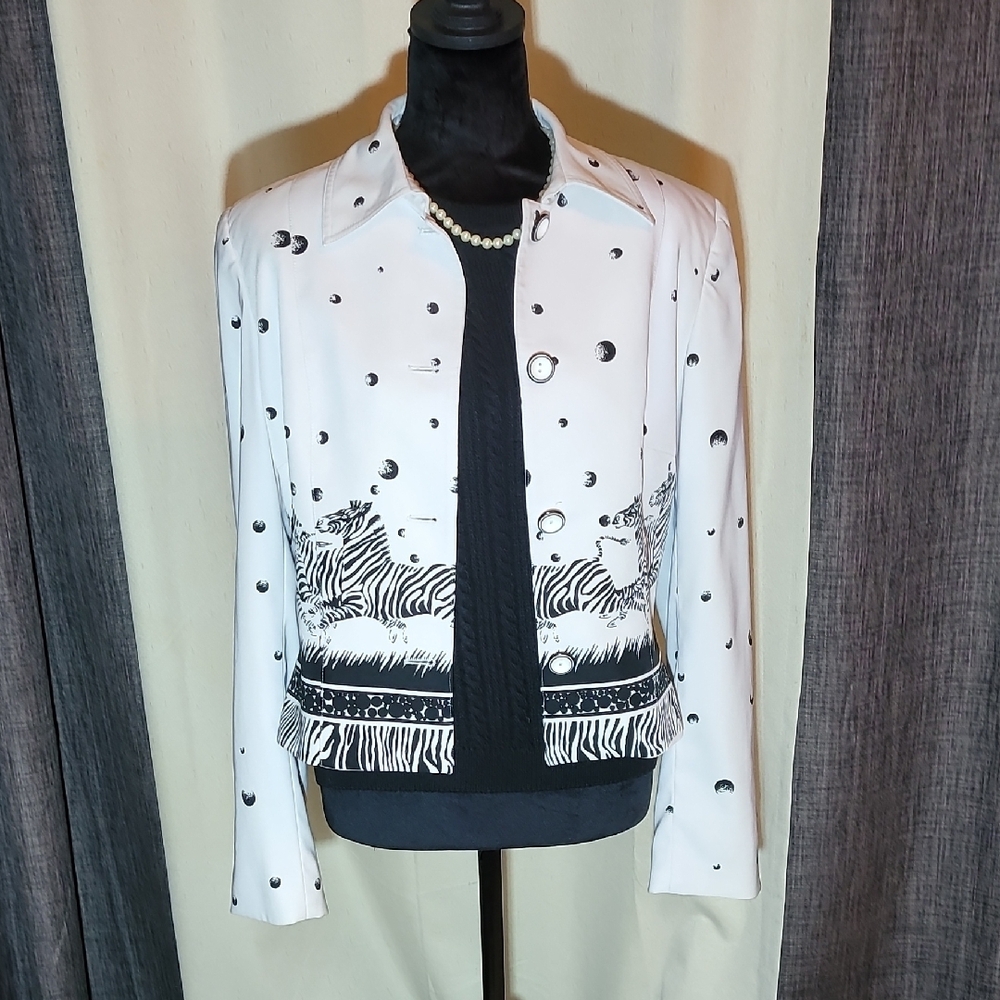 Alberto Makali White and Black Blazer